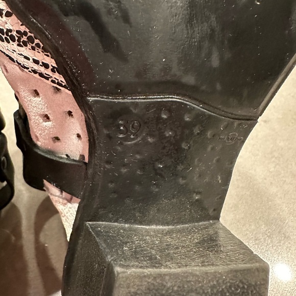 Maciejka zebra sandals - Picture 6 of 7